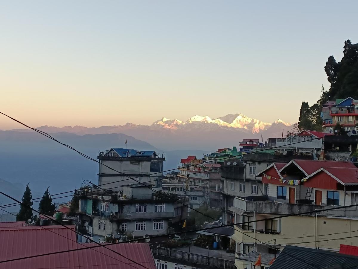The Guiding Monk Home Stays Дарджилинг Екстериор снимка
